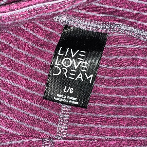 Shorts - Picture 3 of 3